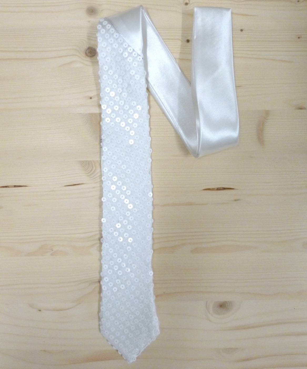 Cravate-paillettes-blanche